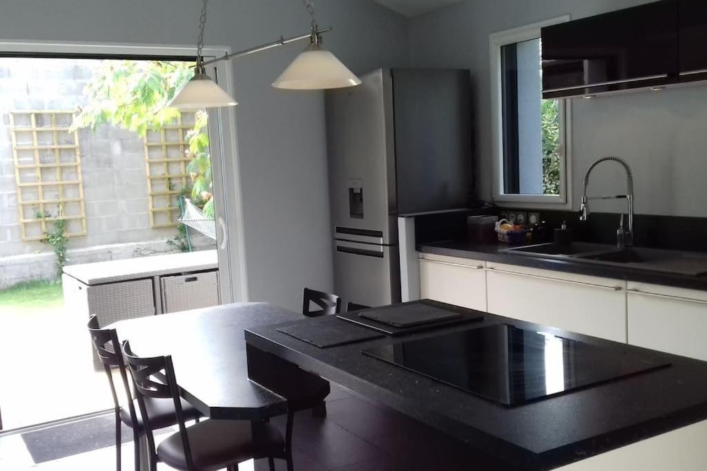 9 Pers 160 M² +Jardin- 10Mn Nantes -30Mn Mer Bouguenais Exterior foto
